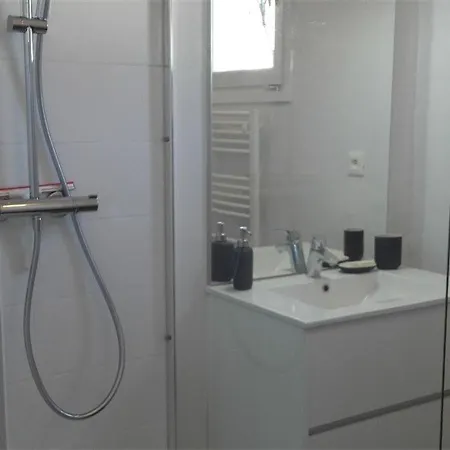 Дом отдыха Maison Renovee Avec Jardin, Wifi, Bbq, Parking, A 250m De La - - Fr-1-368-14